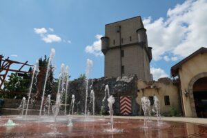 Fantasiana Knights Ride Tower 2025 01