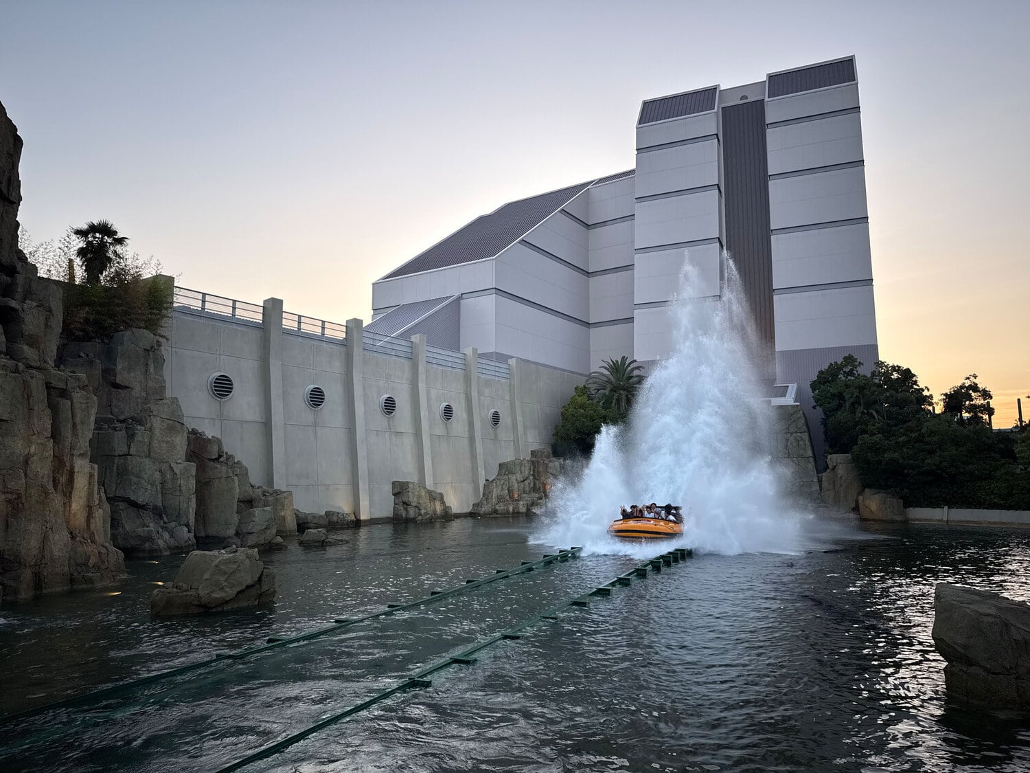 ジュラシックパーク  ザ  ライド   チェア ジュラシックパーク ザ ライド チェア - メルカリ