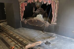 Grose Geisterbahn Backstage 10