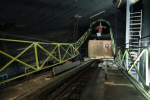 Grose Geisterbahn Backstage 11